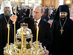 Владимир Путин подарил Свято-Успенскому собору в Астане икону Покрова Пресвятой Богородицы