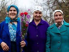 ‘Babushkas of Chernobyl’ Finds Life Thriving in Scarred Land