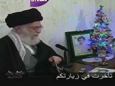 Духовный лидер Ирана Али Хаменеи посетил на Рождество христианскую семью