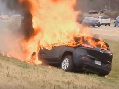 США: в сгоревшем автомобиле уцелела только Библия