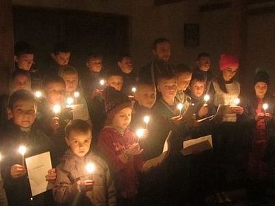 Volhynia: children from Zalestsy village come to pray at the church every day