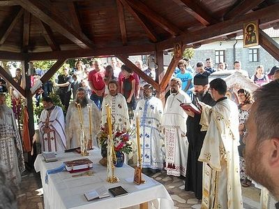 Свети Врачи у Зочишту окупили верника са разних страна на своју славу