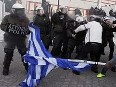 Greece: anarchists raid Cathedral, 26 arrested