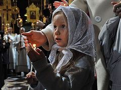 How can we teach children to pray?
