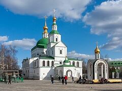 Security officials in Moscow check Danilovsky Monastery after bomb threat