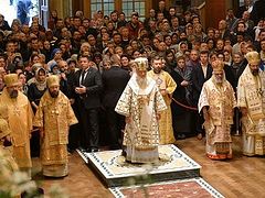 Hundreds gather in London as Russia’s Patriarch Kirill consecrates Orthodox cathedral (VIDEO)