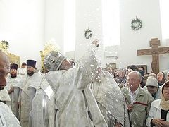 New church consecrated on spot of arrested Romanovs' disembarkation in Ekaterinburg