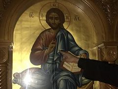 Icon of Christ streaming myrrh near Chicago
