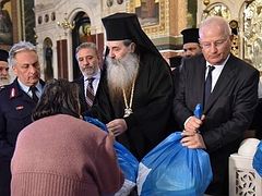 More than 7,000 “parcels of love” gifted by Greek Diocese of Piraeus
