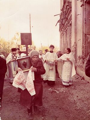 Первый после революции крестный ход в престольный праздник В Покровском соборе в 1989 году