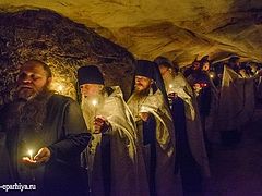 Funeral for Archimandrite Adrian (Kirsanov) served at Pskov Caves Monastery