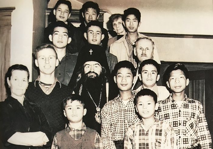 Vladyka with the children of the orphanage in San Francisco.