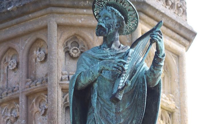 Sherborne Abbey's close, St. Aldhelm's statue - Digby Memorial, Dorset (kindly provided by the Sherborne Abbey)