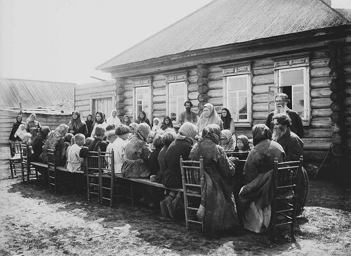 A public canteen “of communal dining”. 1891-1892. The Bolshoy Murom village, the Nizhny Novgorod province, the Knyagininsky district
