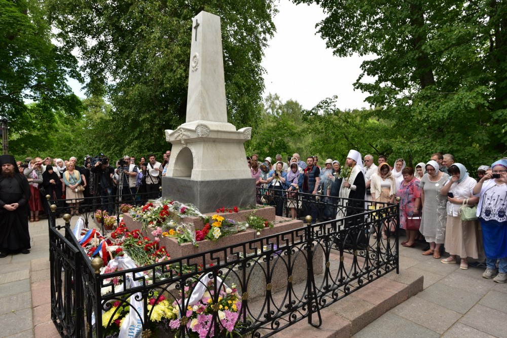 Grave of A. S. Pushkin in Svyatogorsk Monastery
