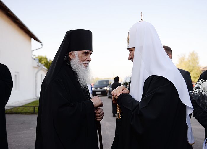Встреча Святейшего Патриарха Кирилла и схиархимандрита Тихона в Снетогорском монастыре