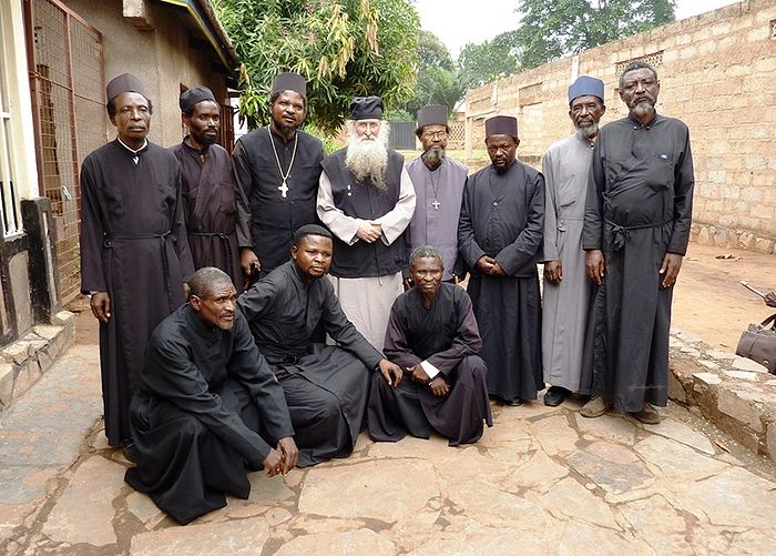 Православные священники Конго с греческим епископом