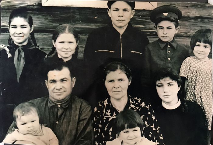 Вера, ее муж Сергей и их дети