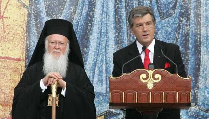Yushchenko with Pat. Bartholomew at a 2008 meeting. Photo: spzh.news