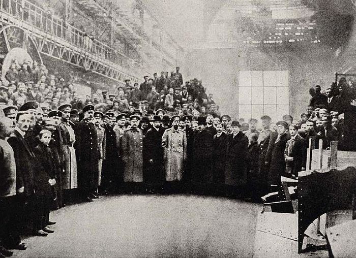 Император Николай II посещает Путиловский завод