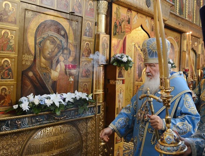 The patriarchal service on the feast of the Kazan icon at the Kazan Cathedral in Red Square, Moscow