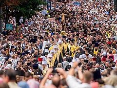 Schismatics skew numbers of weekend’s celebrations in continuing bid for autocephaly
