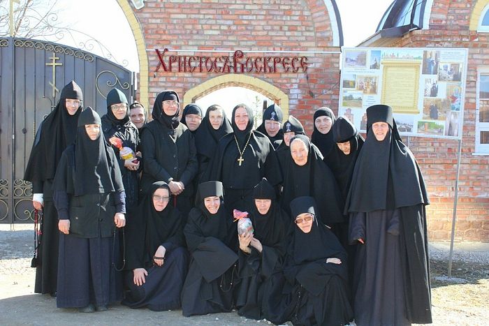 The convent’s sisters with Abbess Vitalia.
