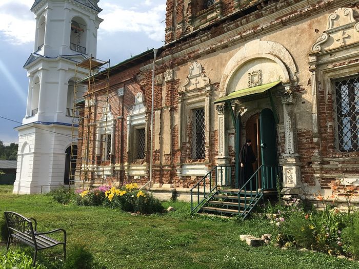 Успенский храм Шаровкина монастыря