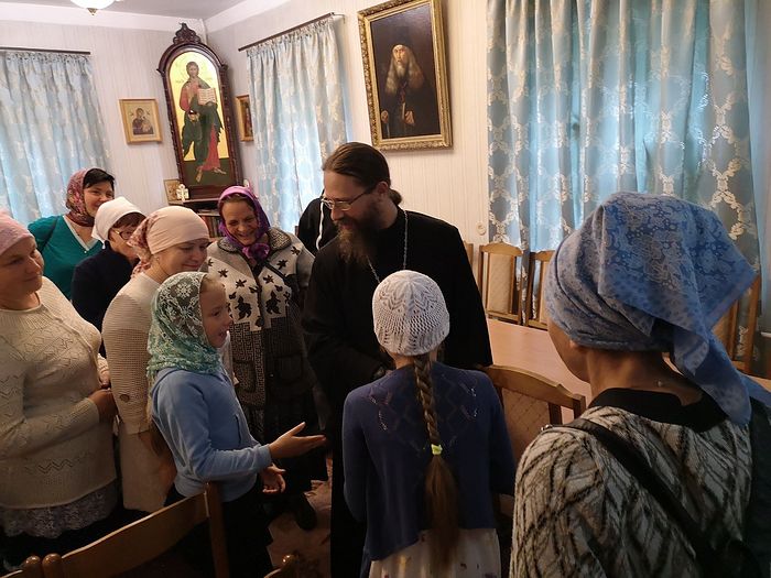 A talk with pilgrims from the Kirov Province, August 14, 2018.