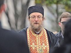What are the Serbian and Kosovoan media saying about Abbot Sava Janjić of Decani Monastery?