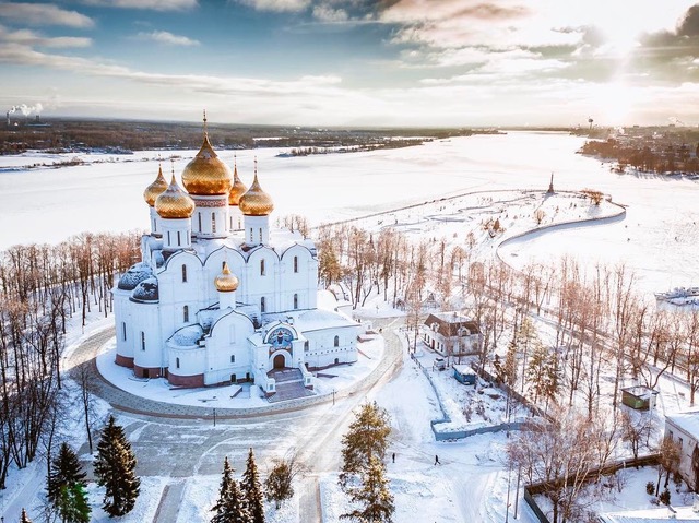 Dormition Cathedral, Yaroslavl, on the Volga River. Photo: Barontour.ulcraft.
