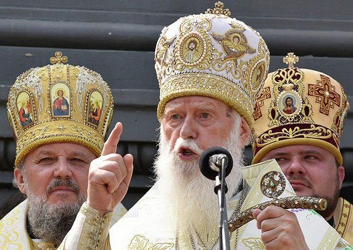 Одлучени од Цркве Денисенко, лажни патријарх кијевски