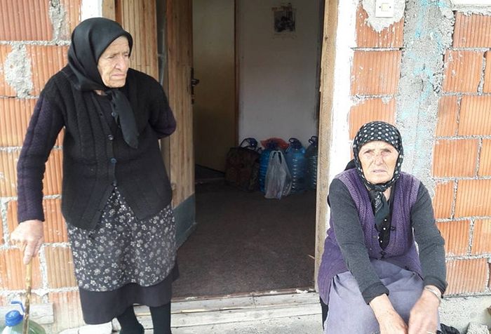 Илинка Нешић (87 година) и Борка Конић, стара 82 године, једине су повратнице које су се задржале у Грапцу.