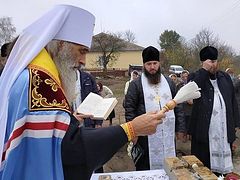 Ukrainian faithful building new church to replace church seized by schismatics