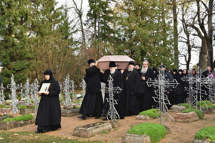 В Пюхтицком монастыре состоялось обретение мощей святой блаженной Екатерины (Малков-Паниной) 303564.p