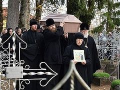 Relics of St. Ekaterina of Pukhtitsa solemnly uncovered