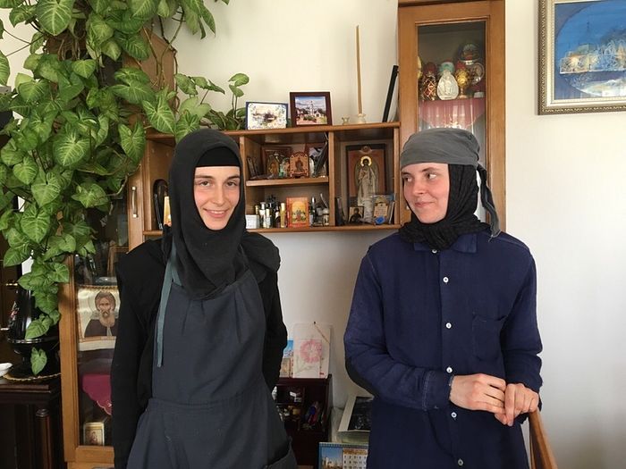 Сестры монастыря