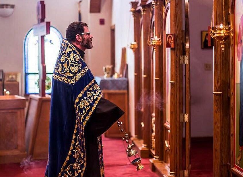 Fr. Mark, just before the entrance at Vespers during the Vigil for the Dormition of the Theotokos. Photo: Konstantin Shnurov