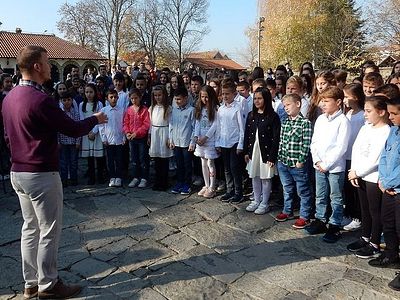 ,,Ово је моја земља!“ поручила деца из манастира Грачанице