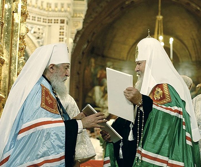 Metropolitan Laurus the head of the Russian Orthodox Church Outside of Russia and Patriarch Alexius II. Photo: Press Service of the Patriarch of Moscow and All Russia
