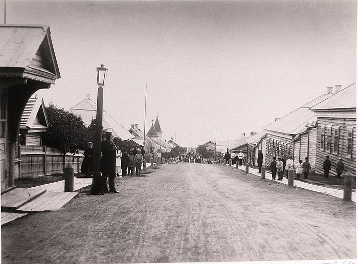 Главная улица сахалинского поста Корсаков. 1891 г.