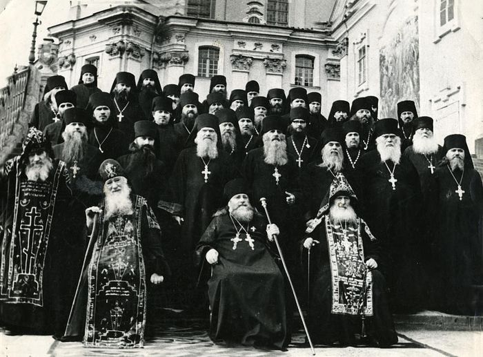 The Pochaev brotherhood in the 1960s—confessors of the time of the Krushchev persecutions.