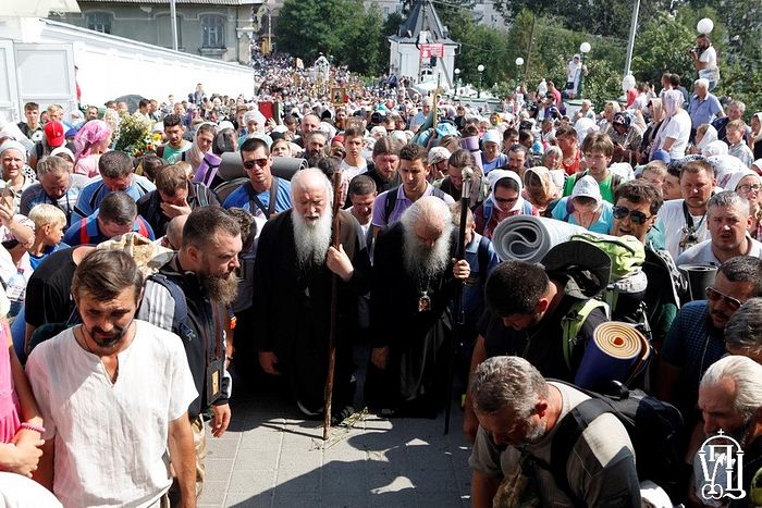 The Kremenets cross procession, 2018, at the gates of Pochaev Lavra.