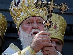 Philaret forced leading candidate to step down for weaker Epiphany to win primacy, says he will still rule the Ukrainian Church