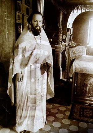 Протоиерей Валериан Кречетов в Покровском храме в Акулове. 1970-е годы