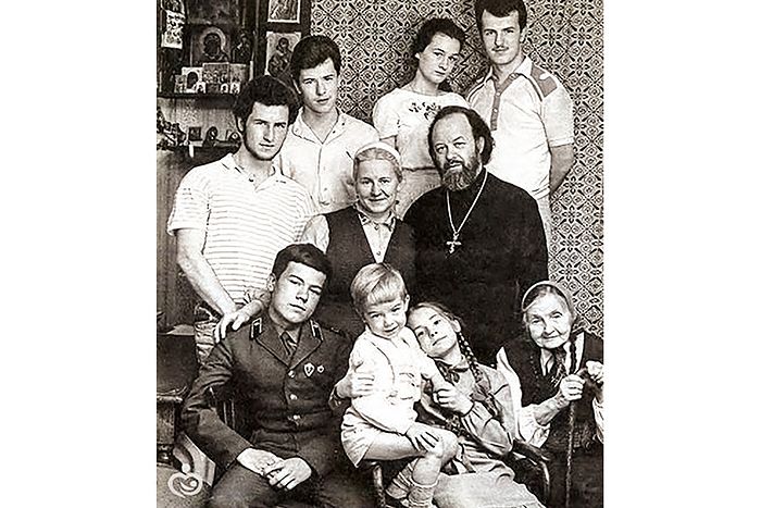 Семья протоиерея Валериана Кречетова в 1989 г.
