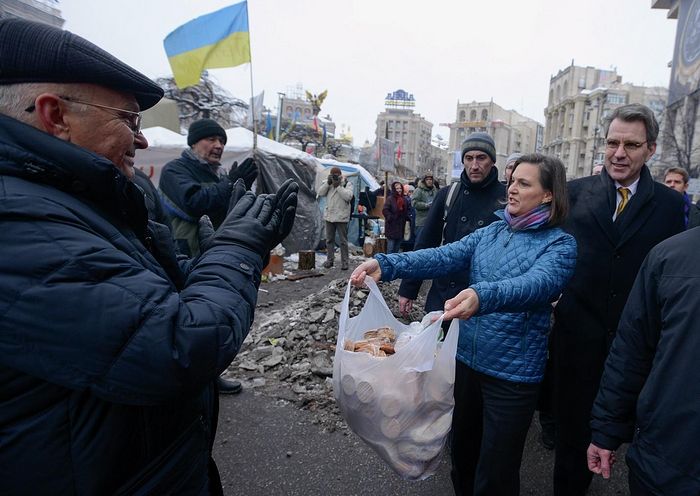 Victoria Nuland at Maidan. Photo: Sputnik international.