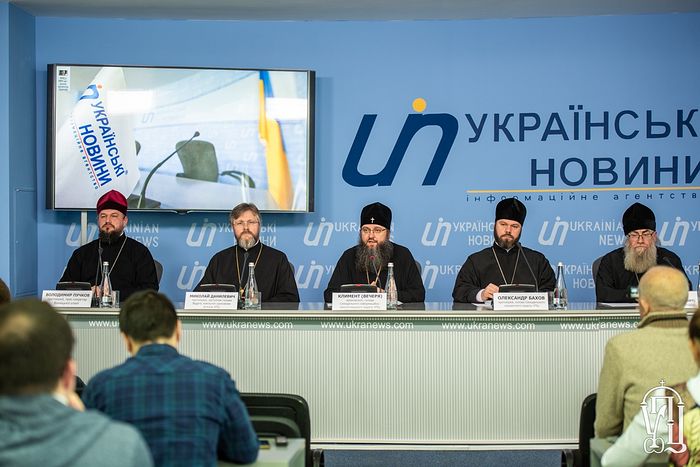В Украинской Православной Церкви опровергли информацию о «лавине переходов» ее приходов к раскольникам