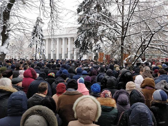 A prayerful standing outside the Supreme Rada of Ukraine “For the government’s non-interference in Church affairs”, December 20, 2019.