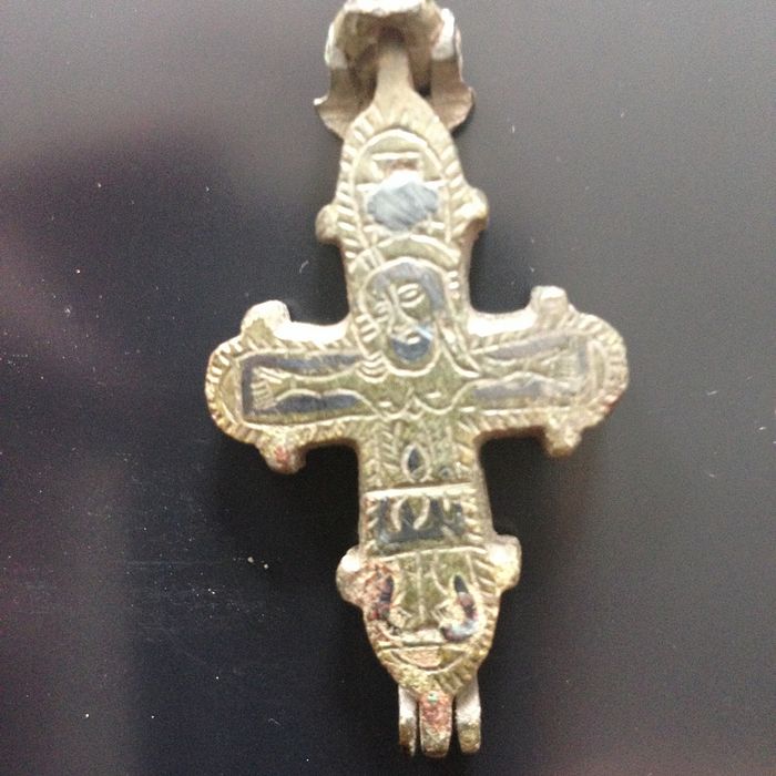 Древнерусские кресты-энколпионы. XI–XIII века